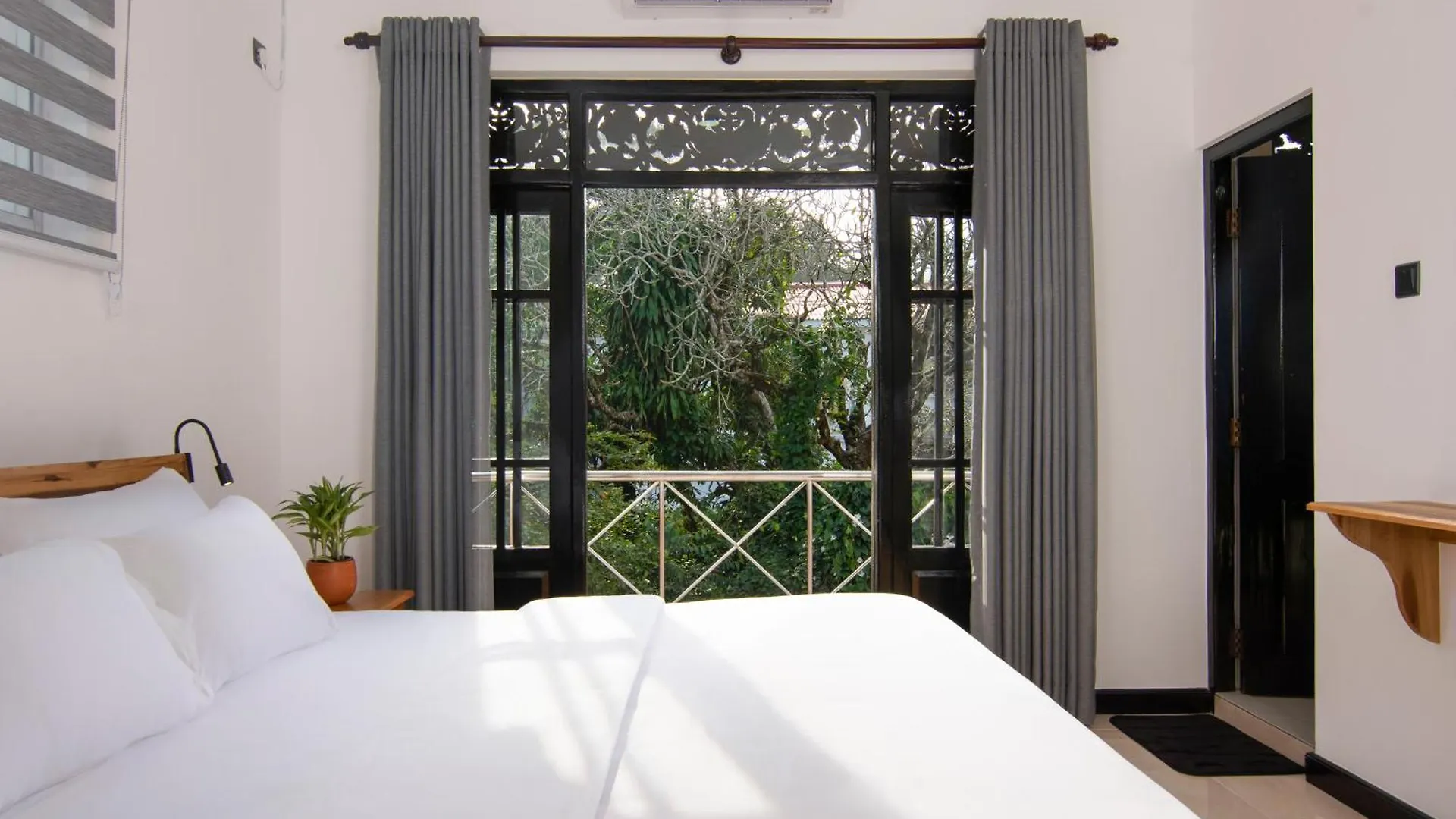 Bylake Kandy