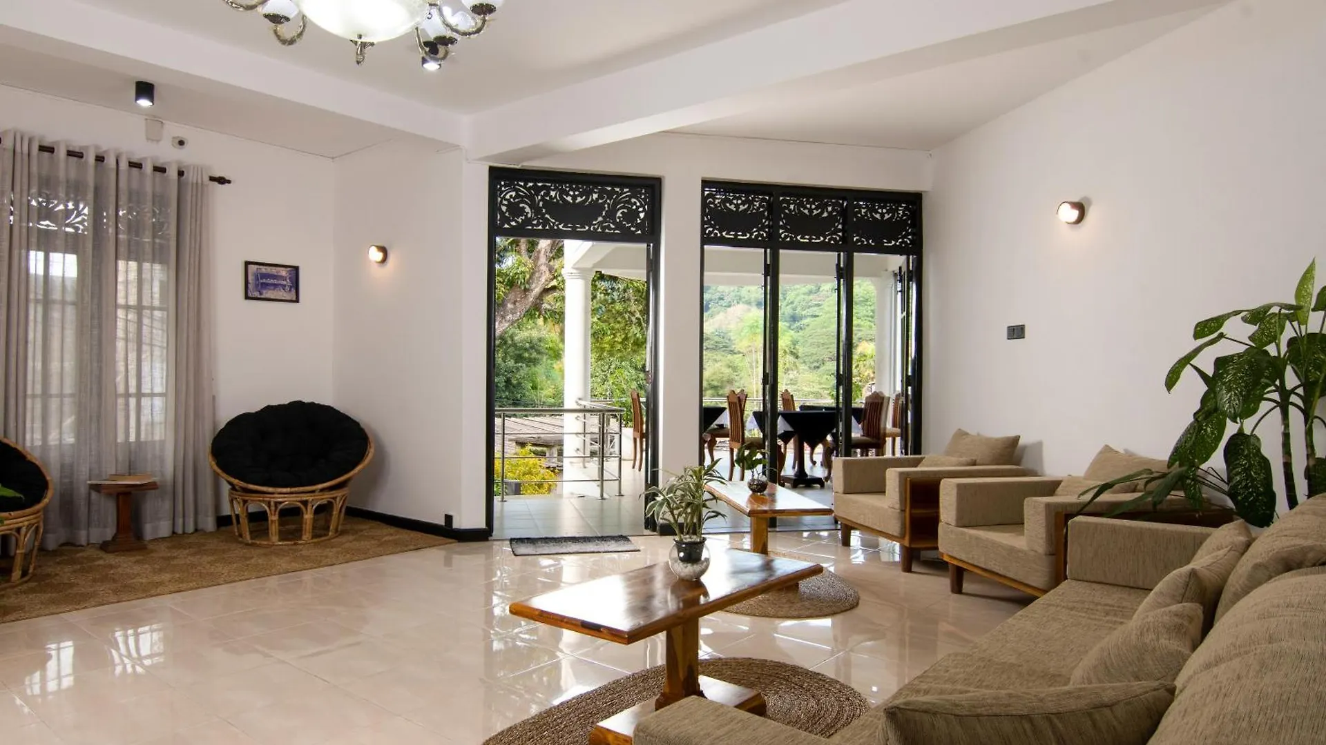 Bylake Kandy